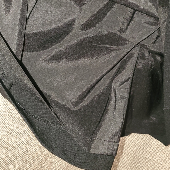 Ann Taylor Petite Seamed Fit Sheath Little Black Sleeveless Dress SZ 10P - Picture 5 of 6